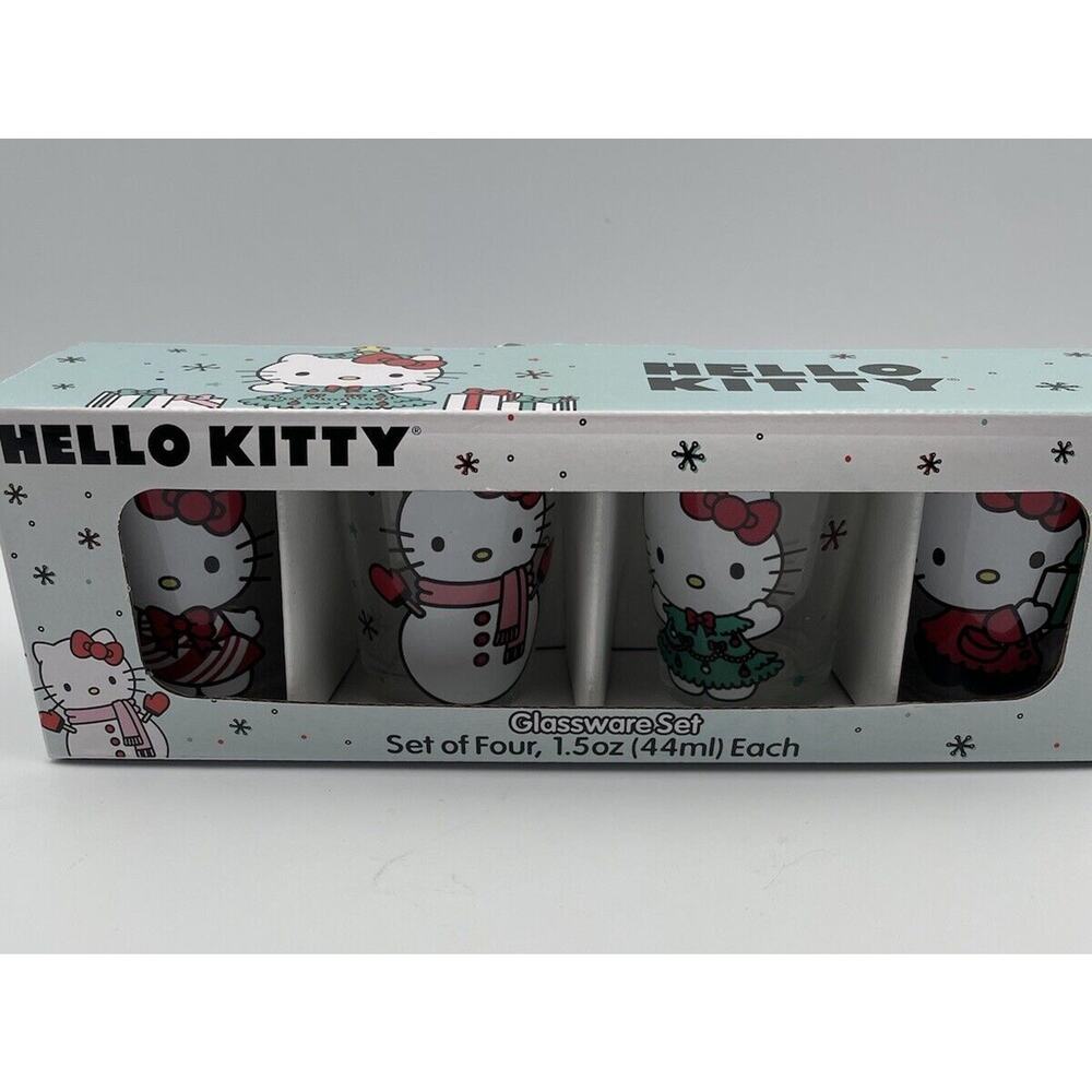 BRAND NEW Hello Kitty 4-piece 10oz Drinking Glass Christmas Holiday Glassware